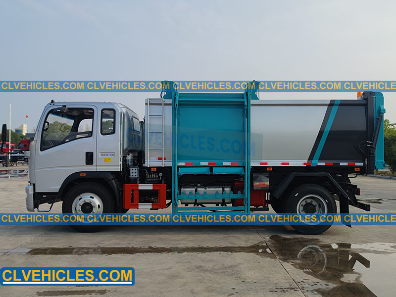 HOWO trash compactor truck