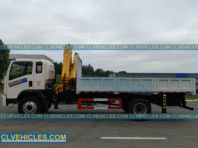 HOWO truck with XCMG crane