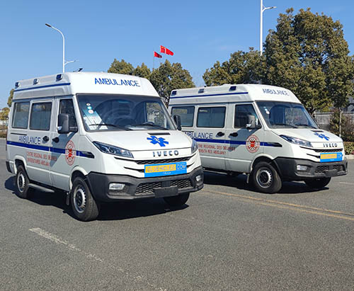 Duas unidades de ambulâncias IVECO DAILY são enviadas para a Costa do Marfim