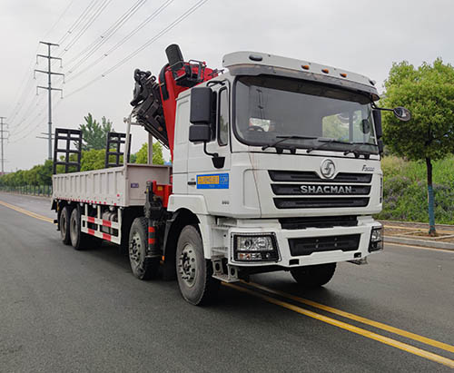 Uma unidade de caminhão de carga SHACMAN F3000 com guindaste de 18 toneladas enviada para Uganda.