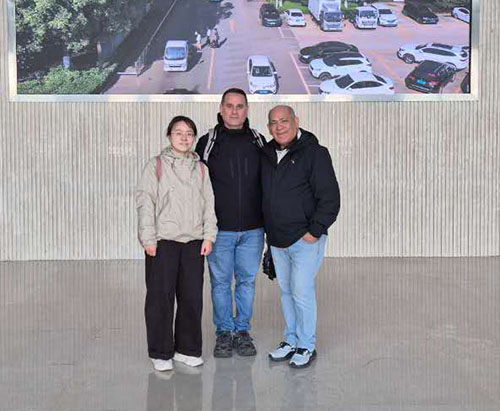 Customers from Venezuela Come to Visit CLVEHICLES.COM and Check Fire Truck