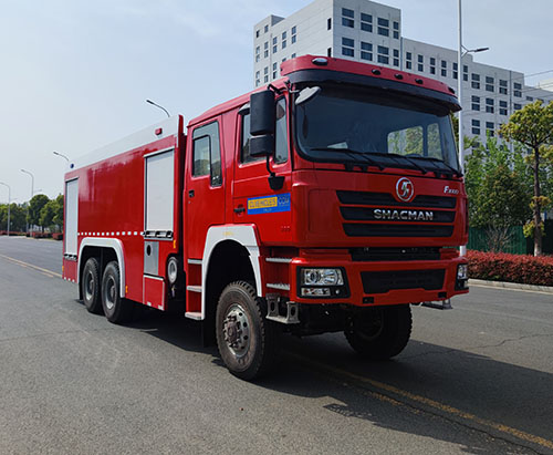Uma unidade do caminhão de bombeiros SHACMAN 6x6 AWD com tanque de pó seco e espuma, enviado para a Libéria