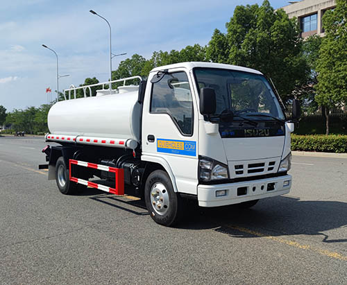 Uma unidade de caminhão-tanque de água ISUZU 600P 5000L enviado para o IÊMEN