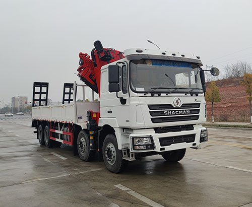 Uma unidade de caminhão com guindaste para Uganda
        