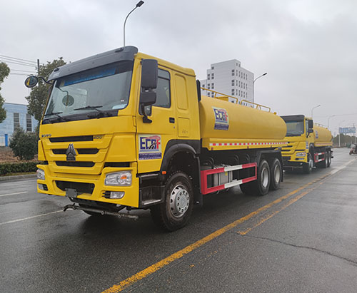 Duas unidades de caminhões-tanque de água HOWO são enviadas para Gana
        