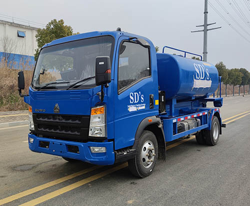 One Unit of HOWO RHD 5CBM Arm Hook Unloadable Water Tank Truck Ship to Greneda