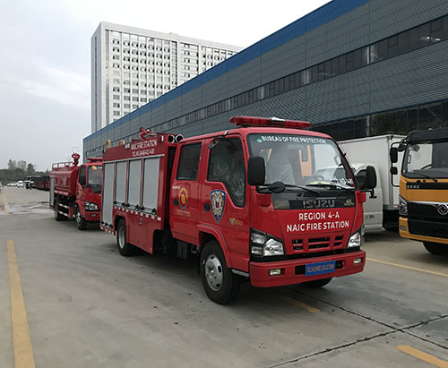 Duas unidades de caminhão de bombeiros enviam para as Filipinas